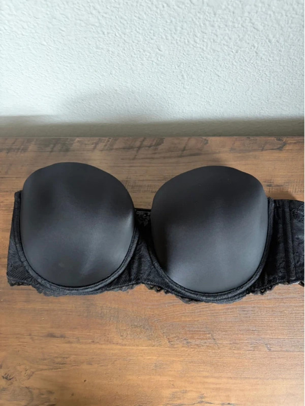 Torrid Curve black lace trim strapless bra size 42DD. No push up. No straps